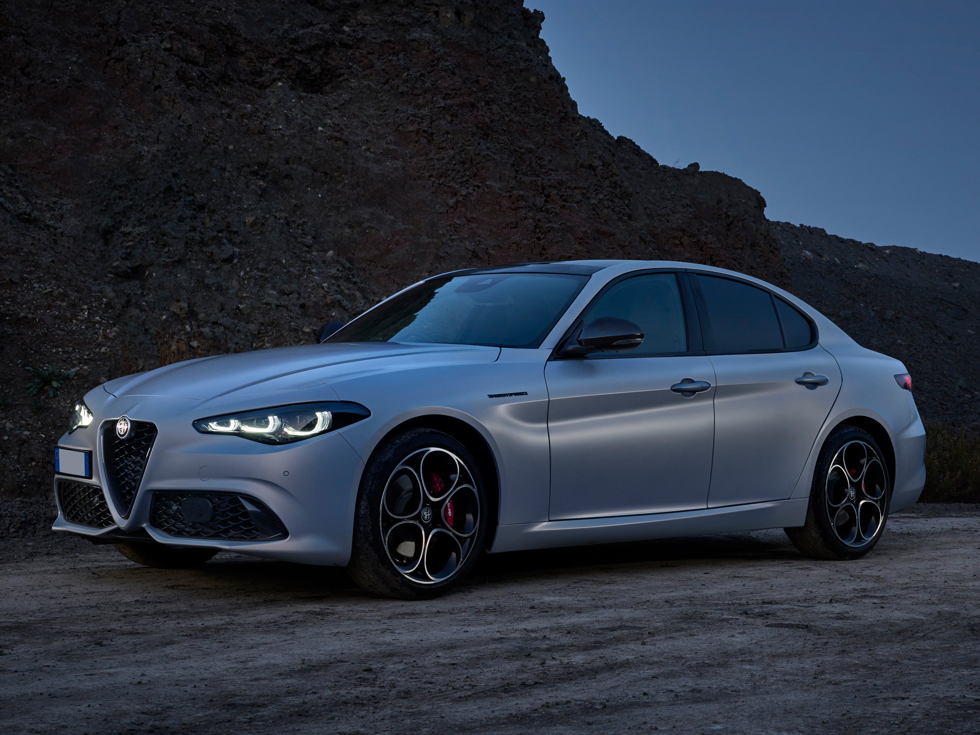 alfa-romeo-giulia-gallery_0.png
