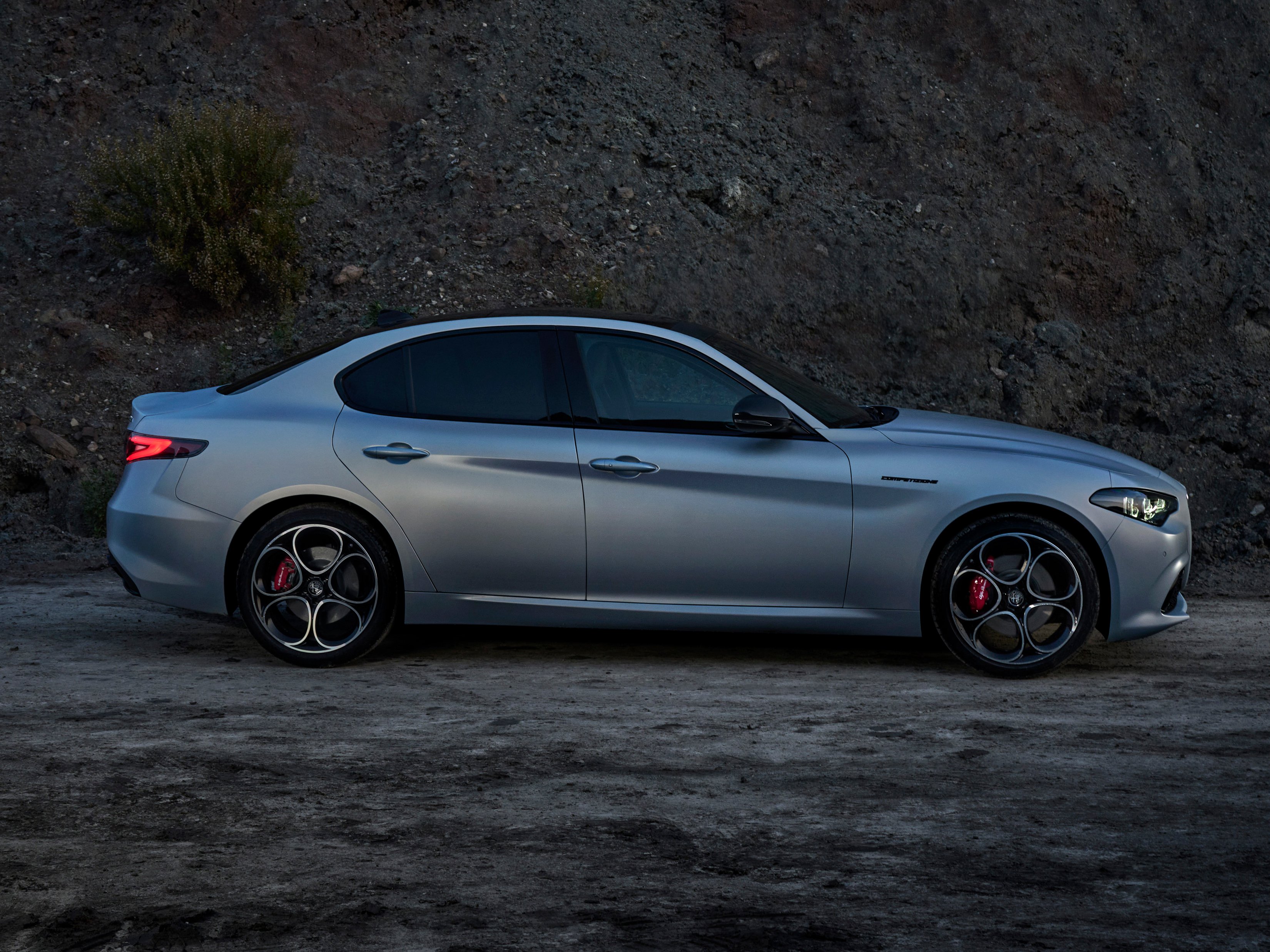 alfa-romeo-giulia-gallery_3.png