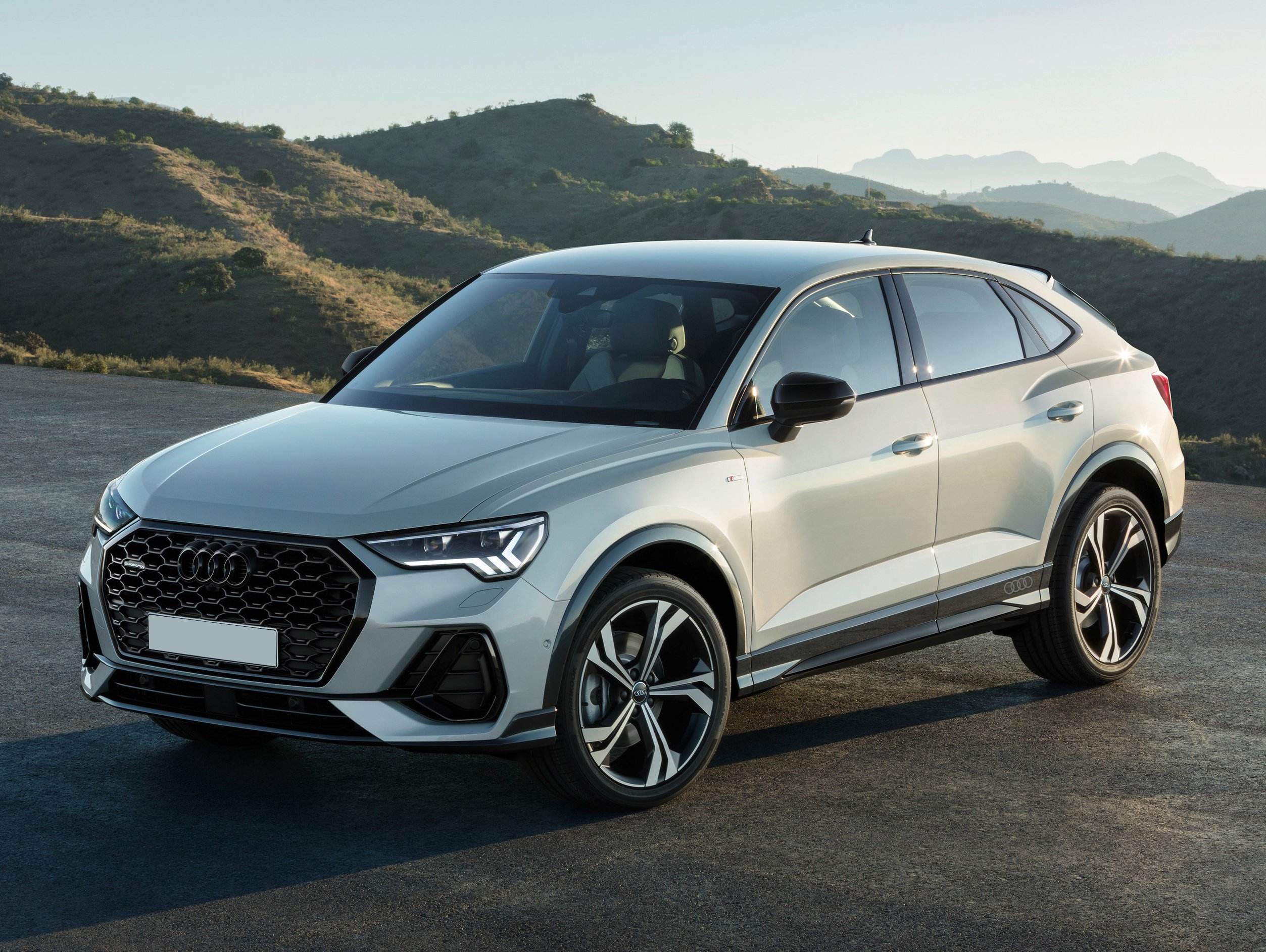 audi-q3-sportback-gallery_2.png
