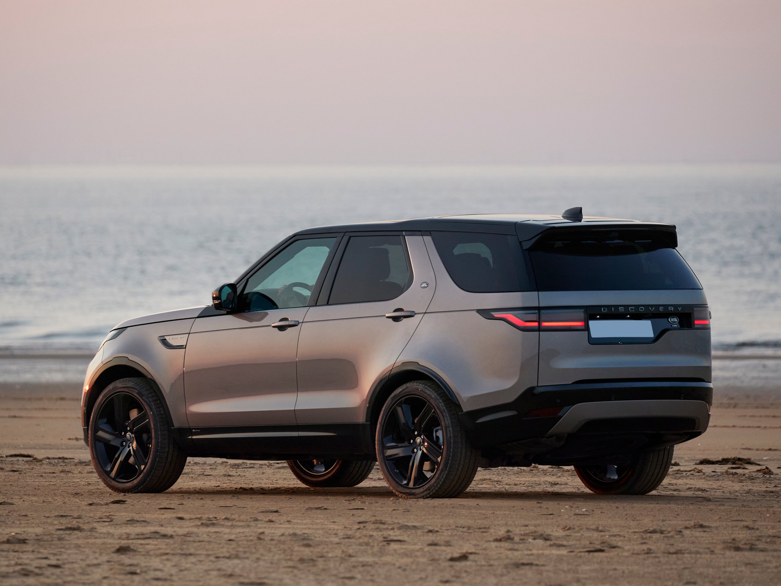 land-rover-discovery-gallery_4.png