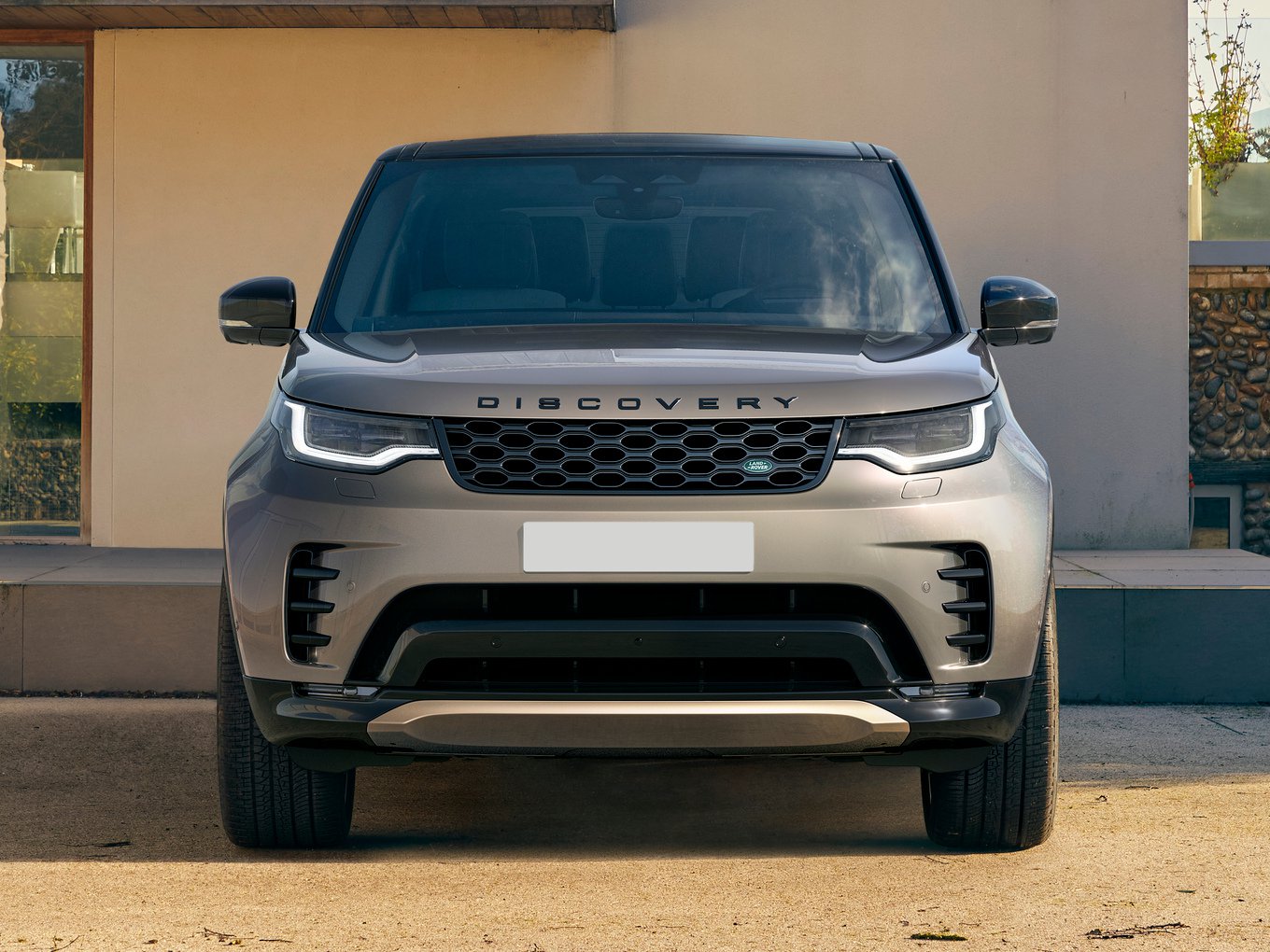 land-rover-discovery-gallery_5.png
