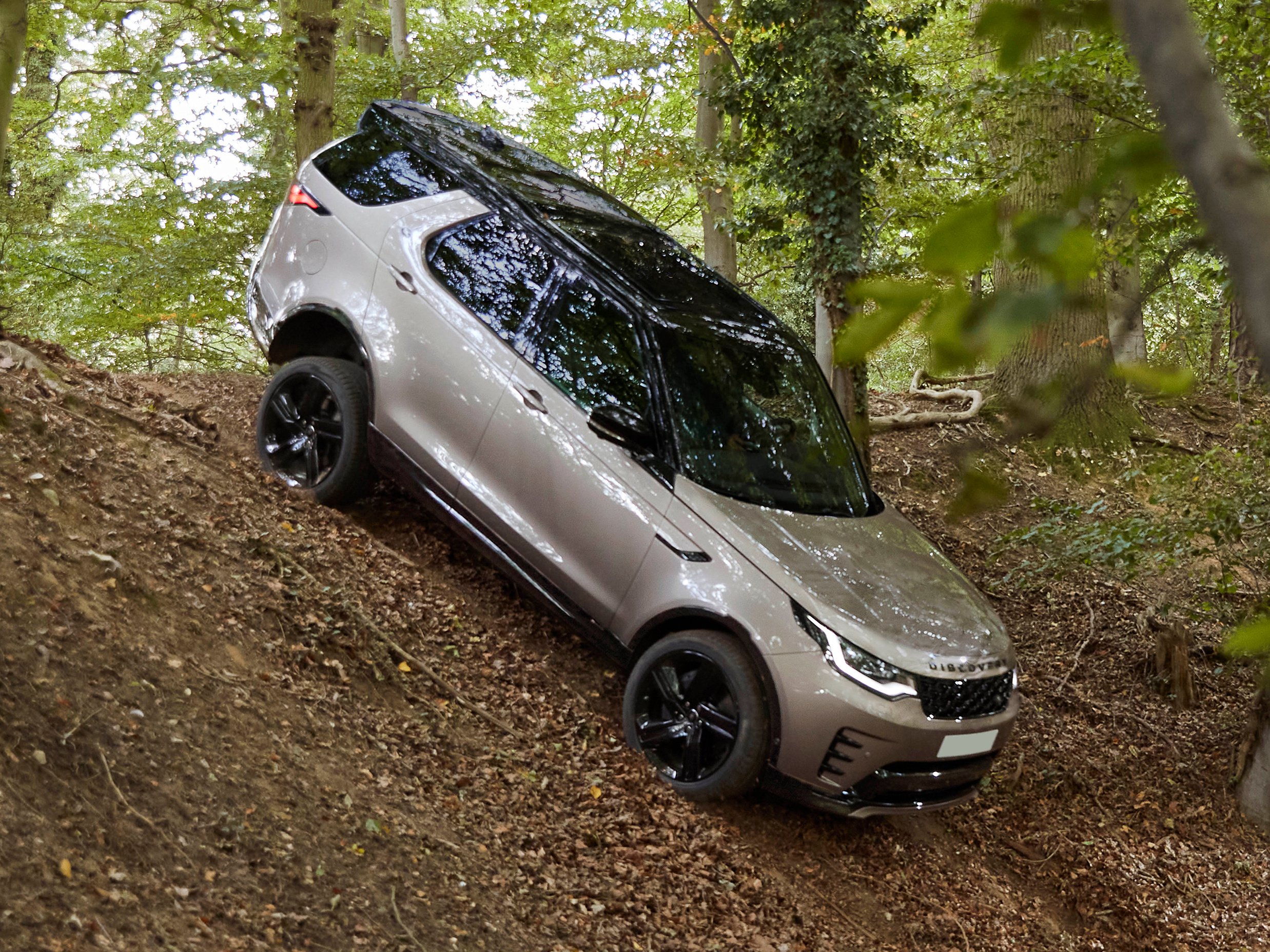 land-rover-discovery-gallery_6.png