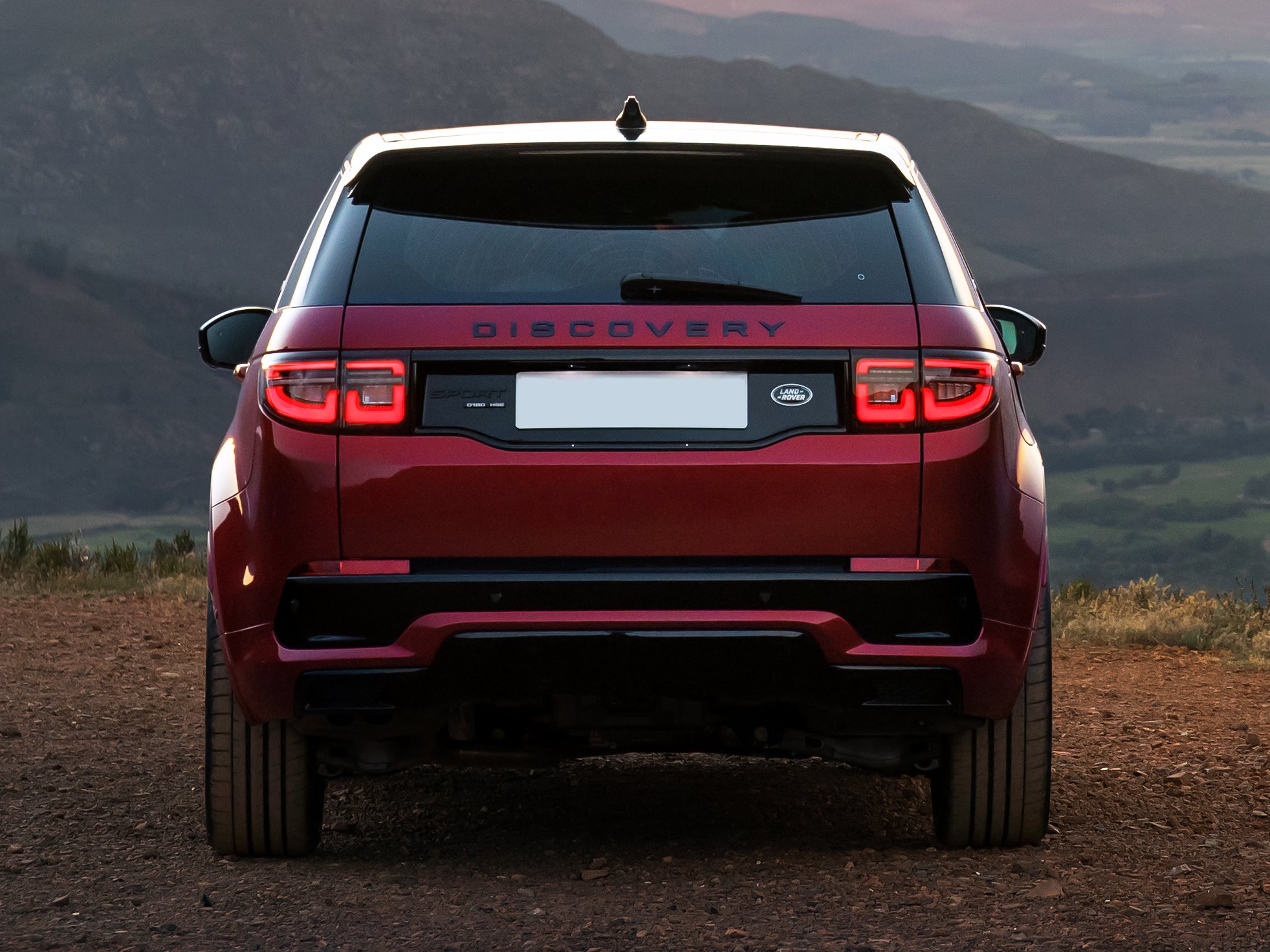 land-rover-discovery-sport-gallery_4.png