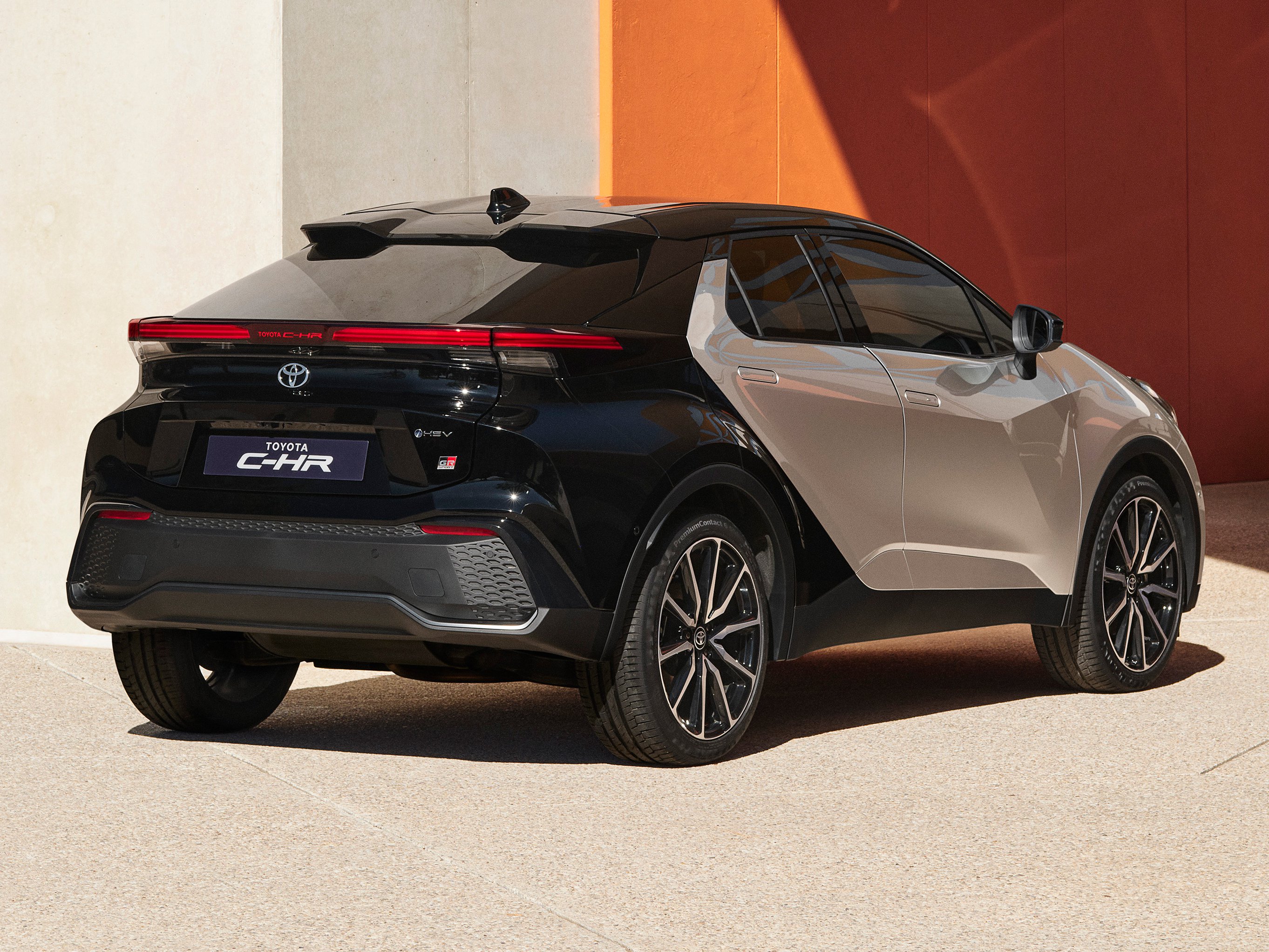 toyota-c-hr-gallery_4.png