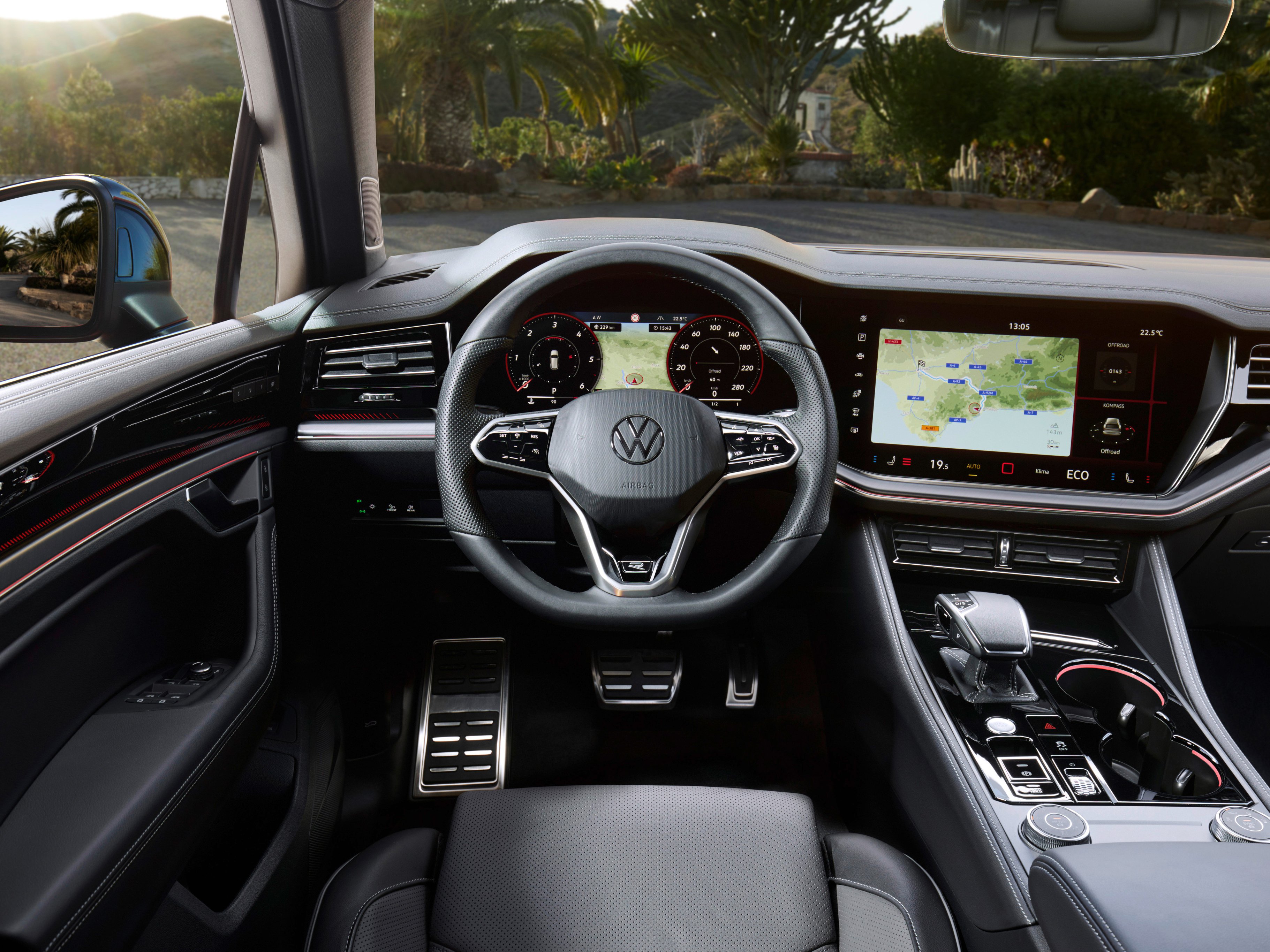 volkswagen-touareg-gallery_1.png