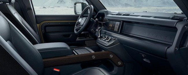 land-rover-LAND-ROVER-Defendergallery_2.png