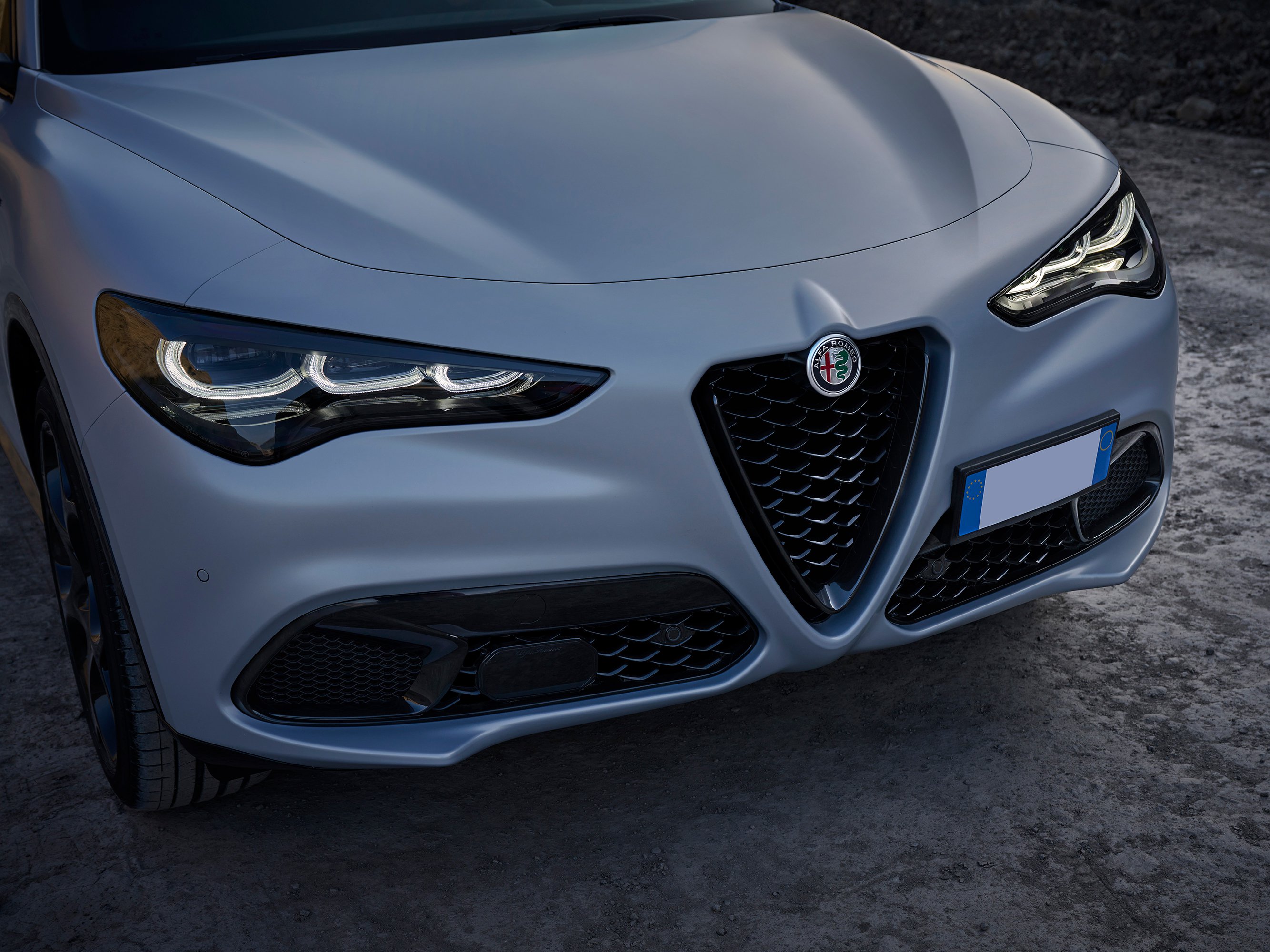 alfa-romeo-stelvio-gallery_5.png