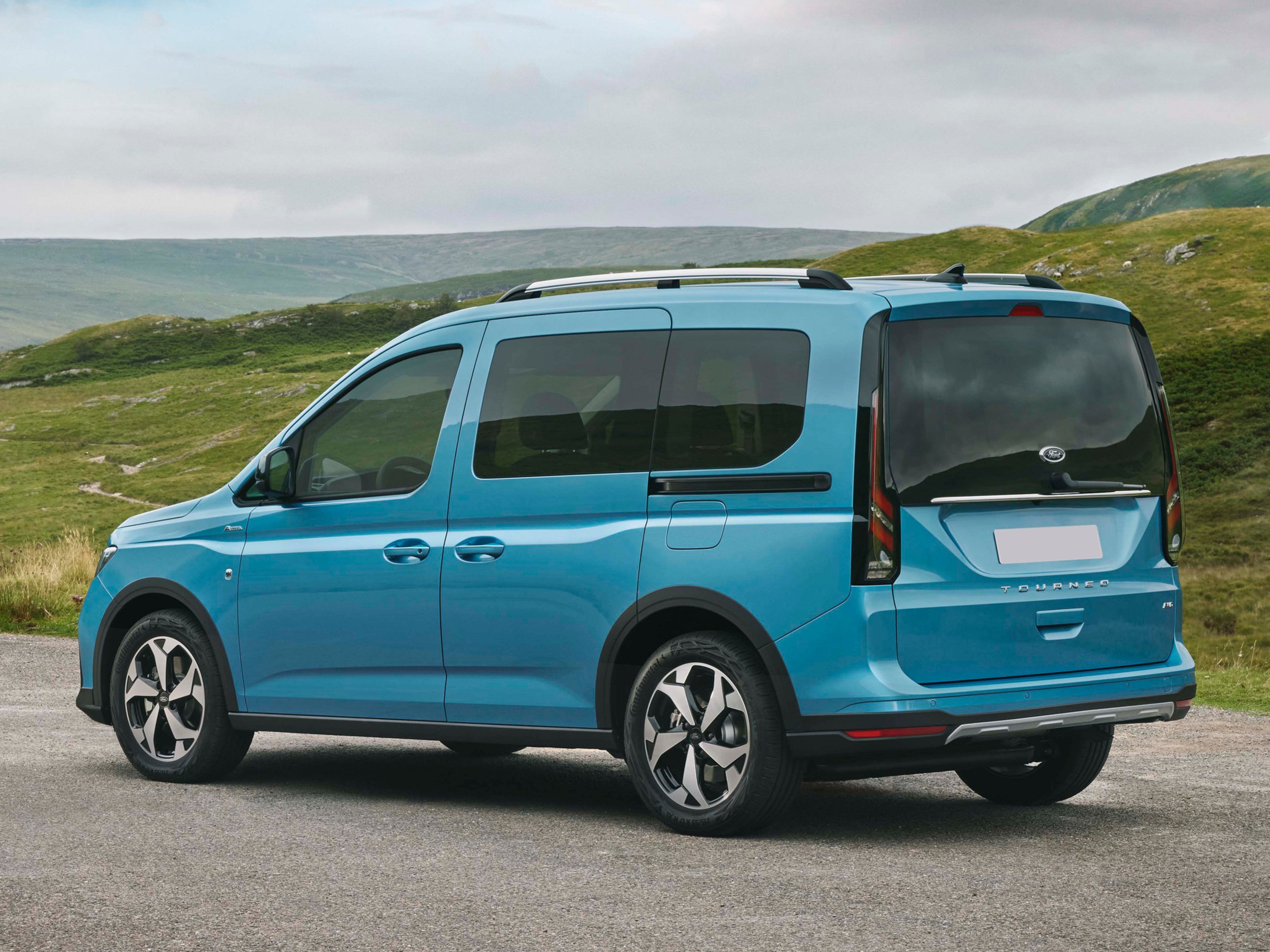 ford-tourneo-connect-gallery_4.png