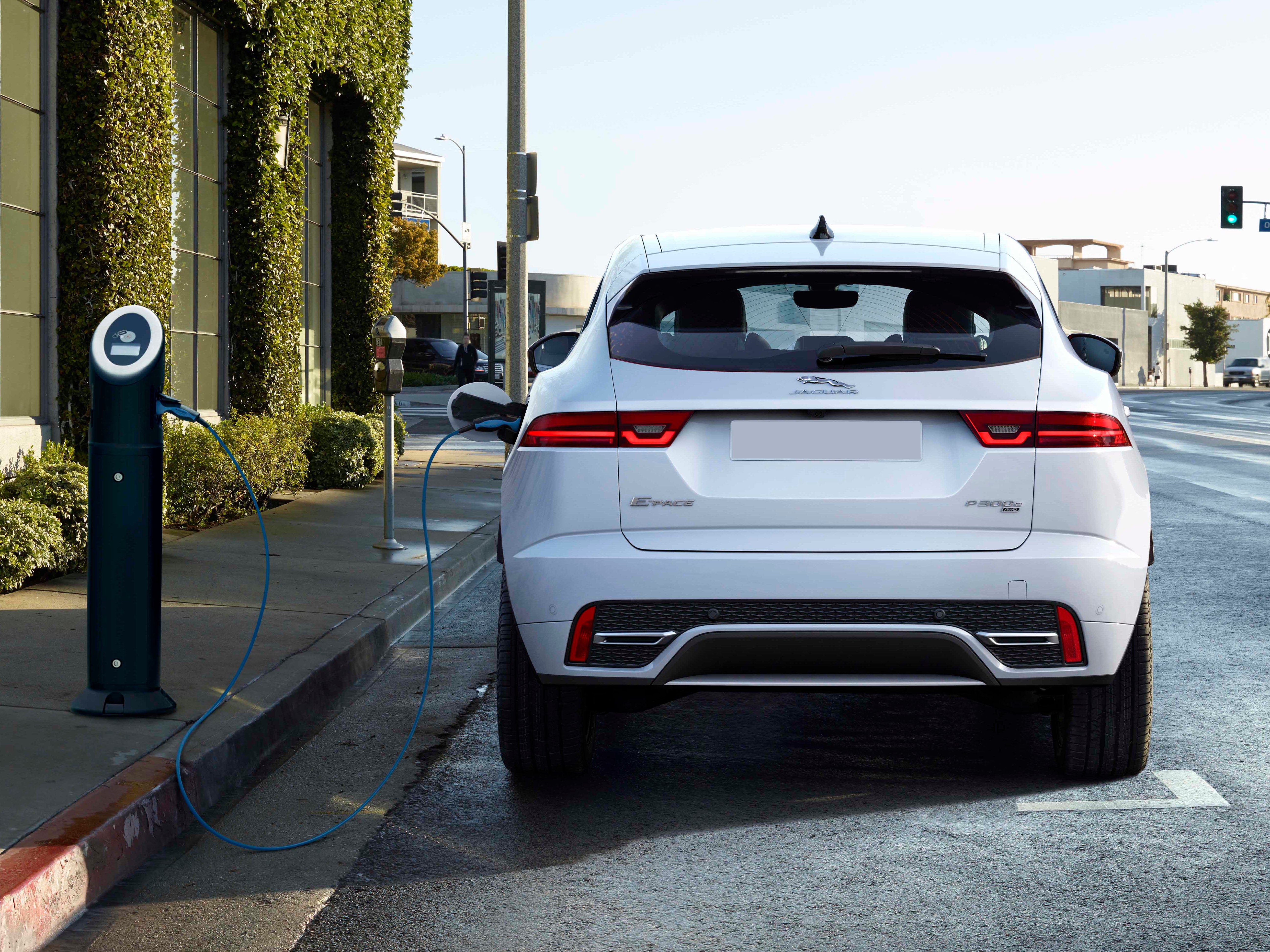 jaguar-e-pace-gallery_5.png
