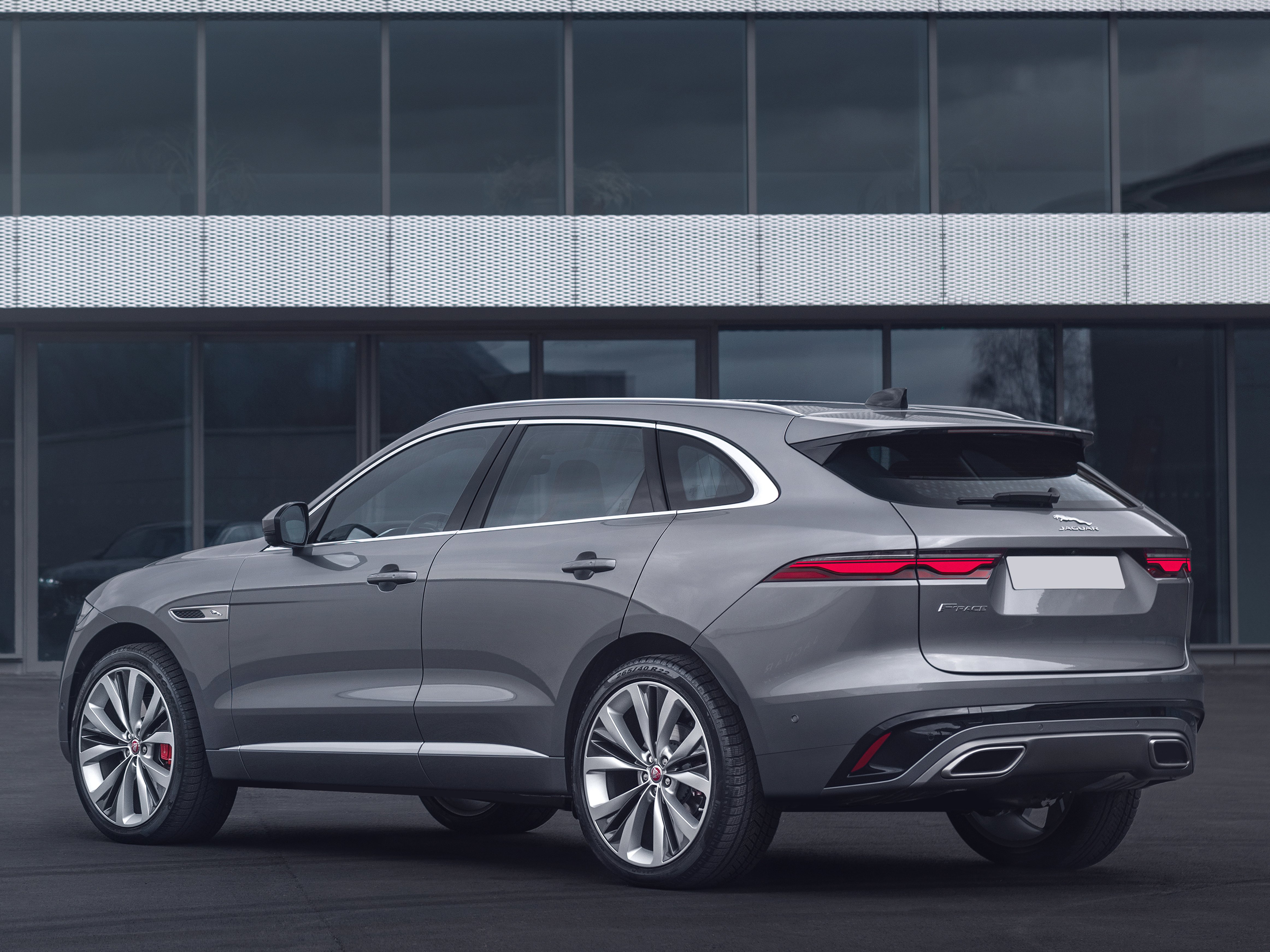 jaguar-f-pace-gallery_4.png