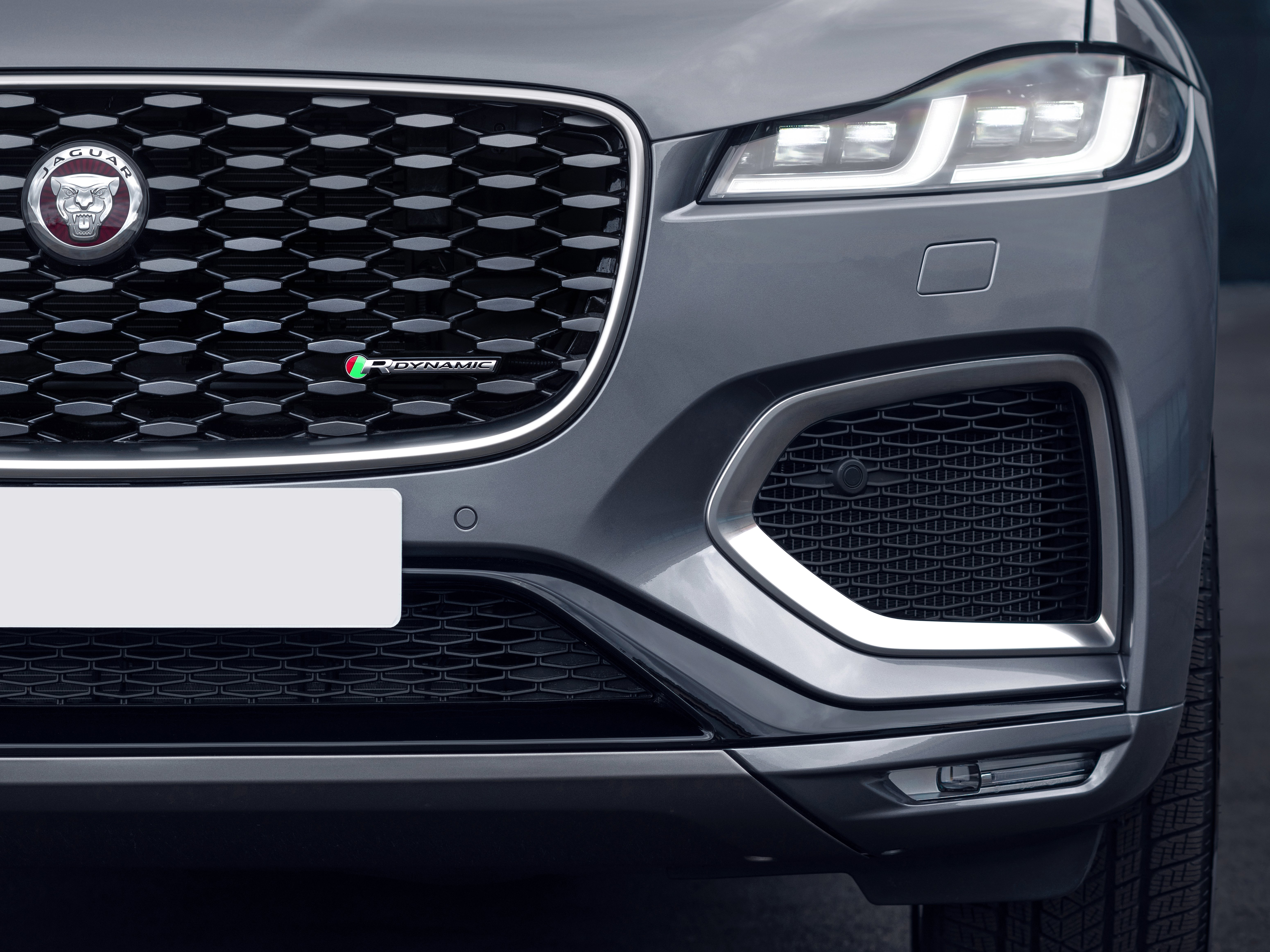 jaguar-f-pace-gallery_8.png