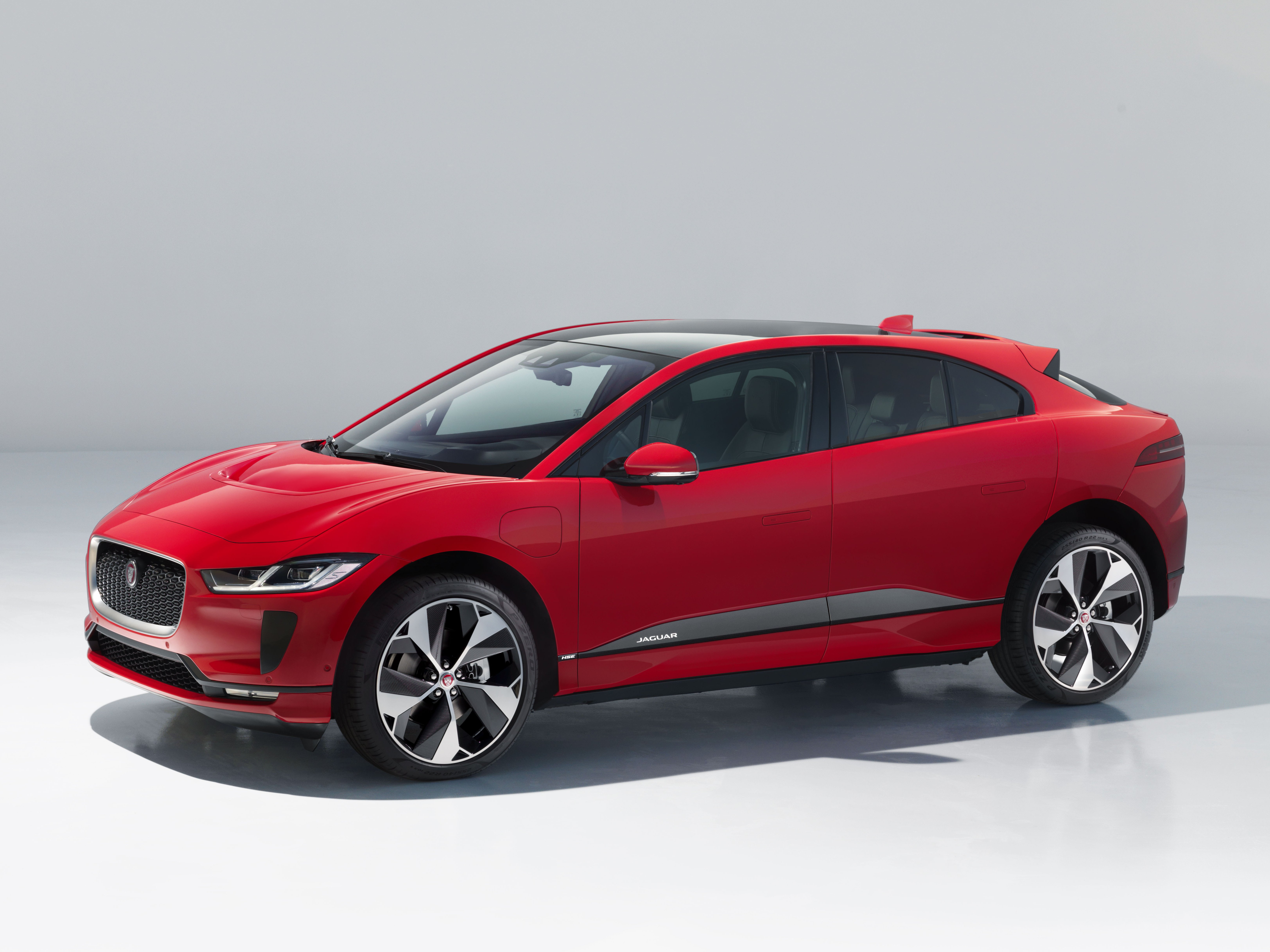 jaguar-i-pace-gallery_0.png
