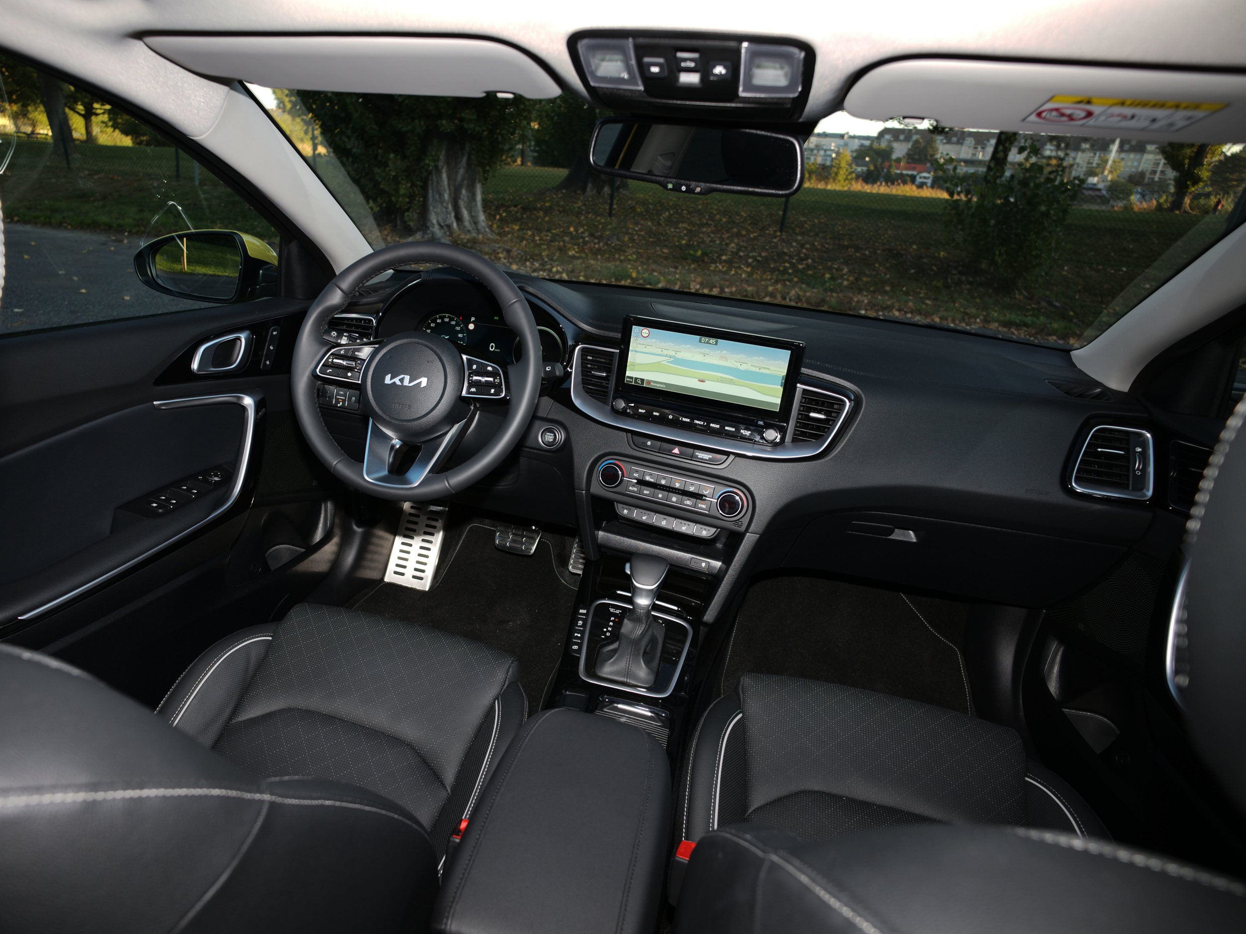kia-ceed-gallery_1.png