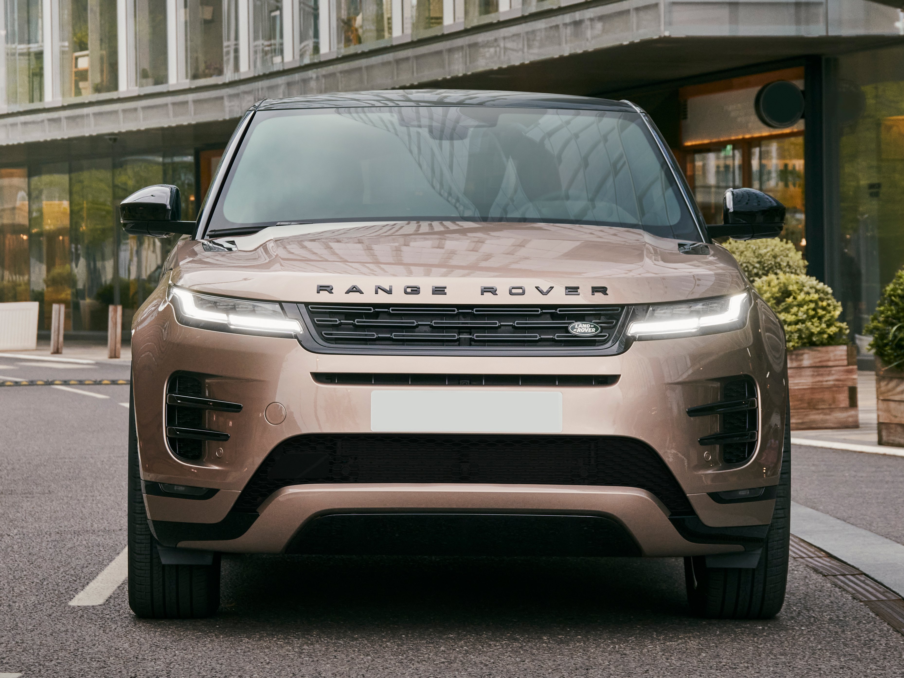 land-rover-range-rover-evoque-gallery_4.png