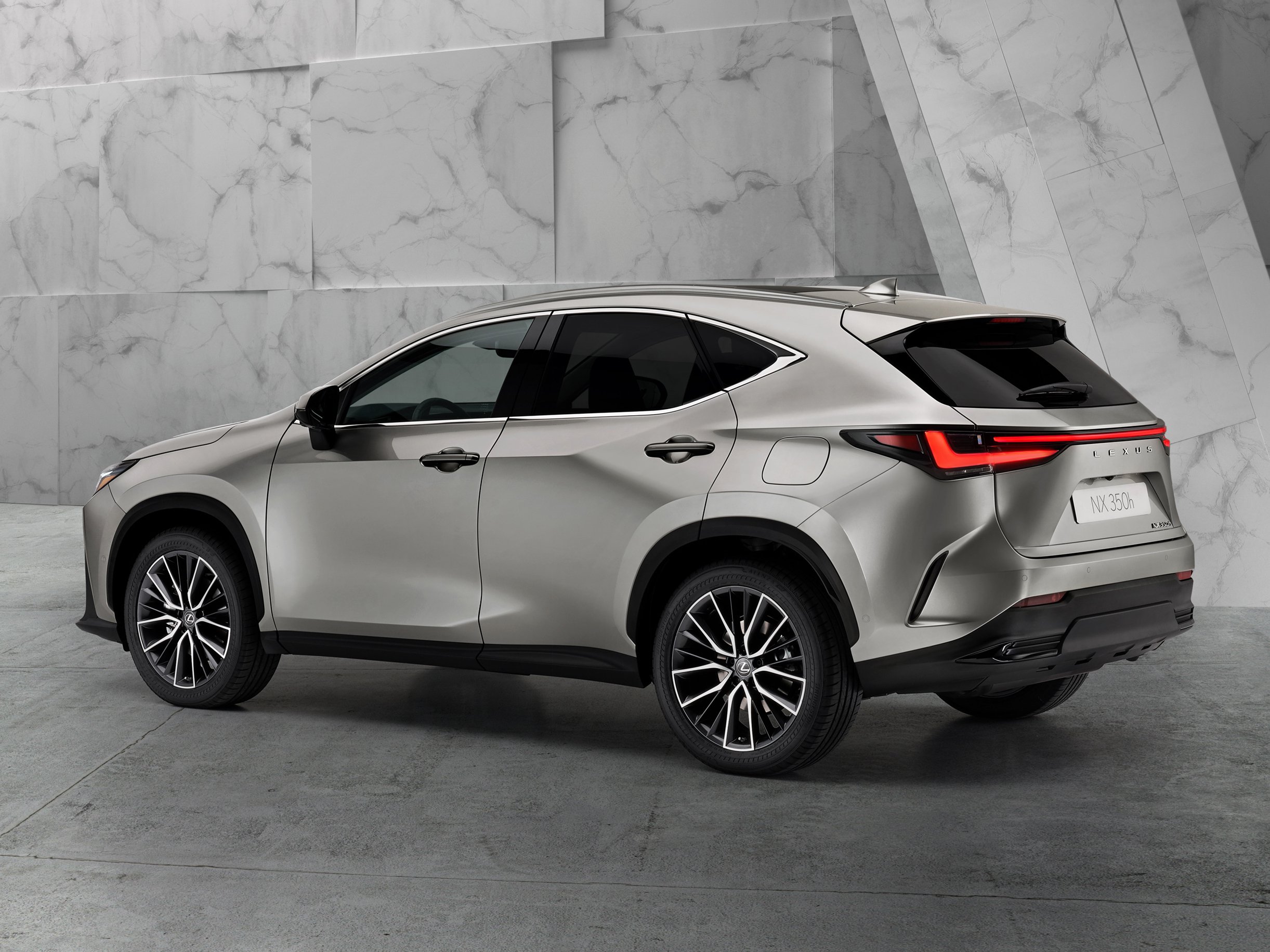 lexus-nx-gallery_5.png