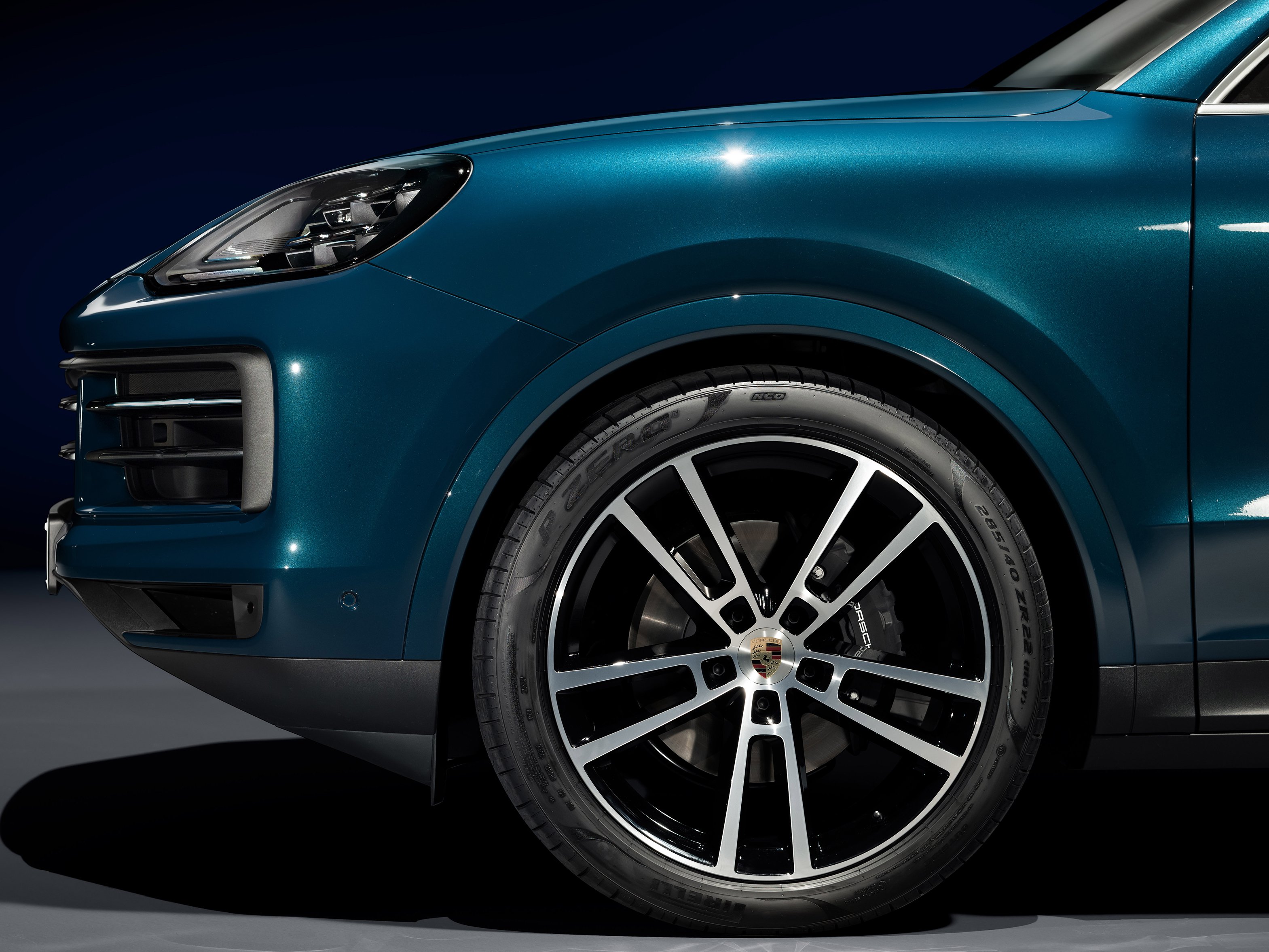 porsche-cayenne-gallery_7.png